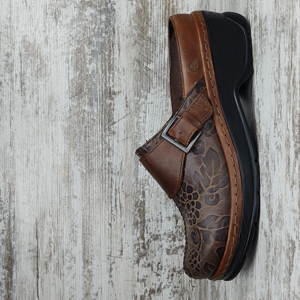 🟥Like New Klogs Brown Floral Tooled Leather Clogs
